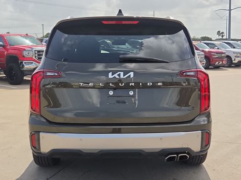 Used 2025 Kia Telluride S FWD image 13