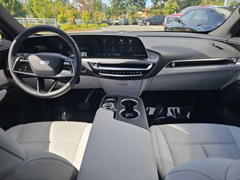 Certified 2024 Cadillac Lyriq Luxury AWD/4WD image 22