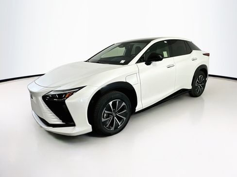 Used 2023 Lexus RZ 450e Premium w/ Technology Package AWD/4WD image 3