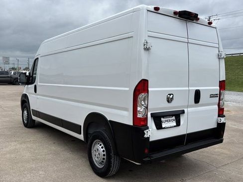 Used 2025 RAM ProMaster 2500 w/ Convenience Group image 9