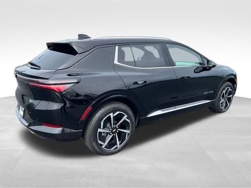 Certified 2024 Chevrolet Equinox EV LT FWD image 13