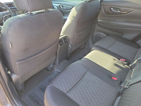 Certified 2017 Nissan Rogue SV image 14