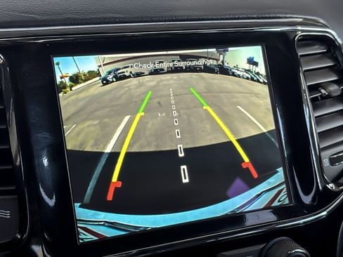 Used 2020 Jeep Grand Cherokee Altitude RWD image 19