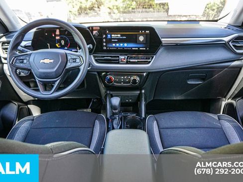 Used 2025 Chevrolet TrailBlazer LT FWD image 24