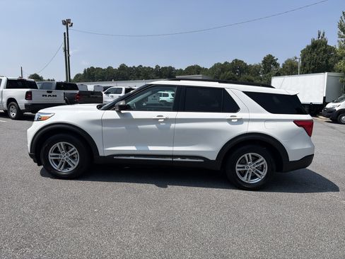 Used 2022 Ford Explorer XLT RWD image 4
