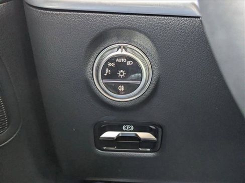 Certified 2025 Mercedes-Benz C 300 Sedan image 10