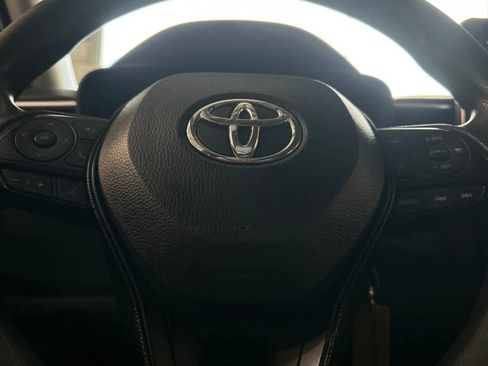 Used 2021 Toyota Corolla LE FWD image 23