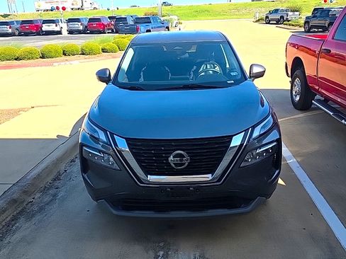 Used 2021 Nissan Rogue SV FWD image 4