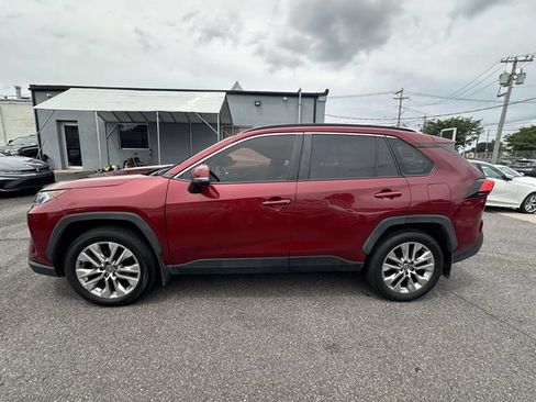 Used 2021 Toyota RAV4 XLE Premium AWD/4WD image 8