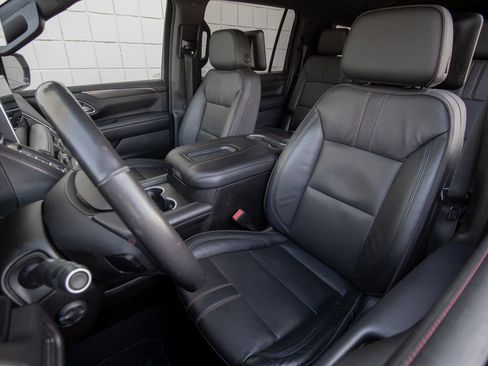 Used 2021 Chevrolet Suburban RST w/ Luxury Package image 16