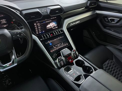 Used 2021 Lamborghini Urus image 23