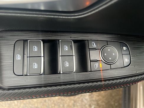 Certified 2025 Nissan Kicks SR image 48