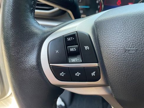 Used 2022 Ford Explorer XLT w/ Equipment Group 202A AWD/4WD image 27