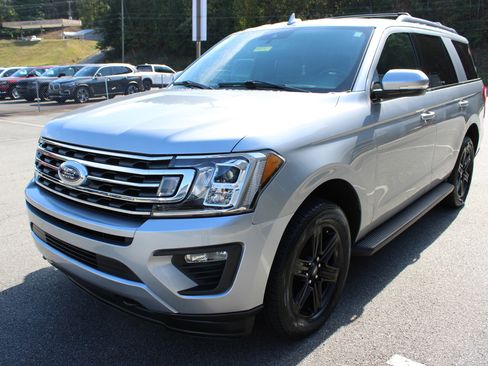 Used 2020 Ford Expedition XLT image 7