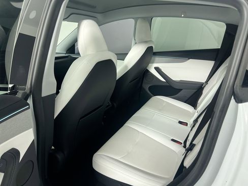 Used 2026 Tesla Model Y 2WD image 24