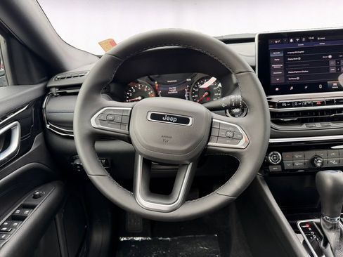 New 2026 Jeep Compass Latitude image 12