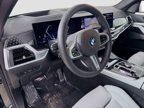 Used 2026 BMW X5 sDrive40i w/ M Sport Package RWD image 9