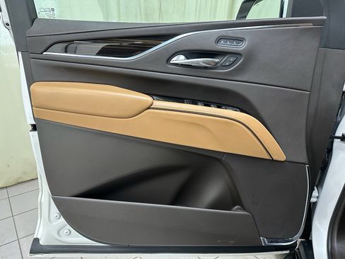 Used 2023 Cadillac Escalade Premium Luxury image 38