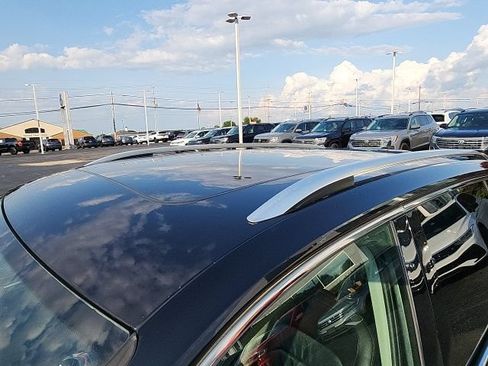 Used 2019 Volkswagen Tiguan SEL Premium AWD/4WD image 7