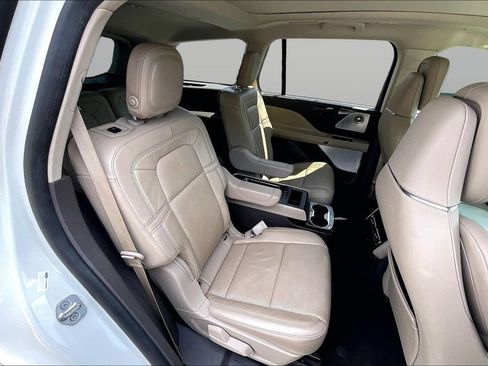 Used 2020 Lincoln Aviator Grand Touring w/ Equipment Group 302A AWD/4WD image 27