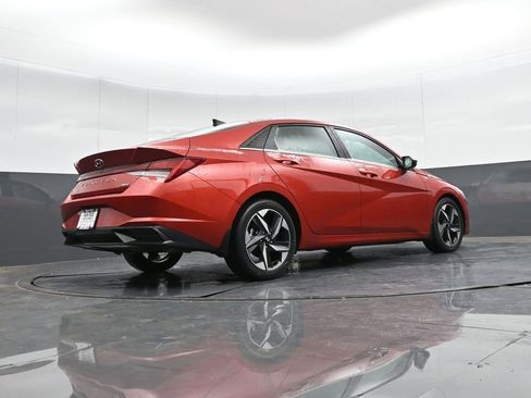 Used 2022 Hyundai Elantra Limited image 32