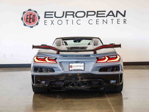 Used 2025 Chevrolet Corvette Z06 RWD image 10