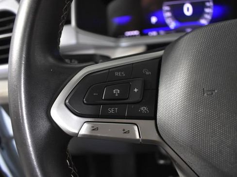 Used 2025 Volkswagen Taos SE w/ Black Wheel Package FWD image 14