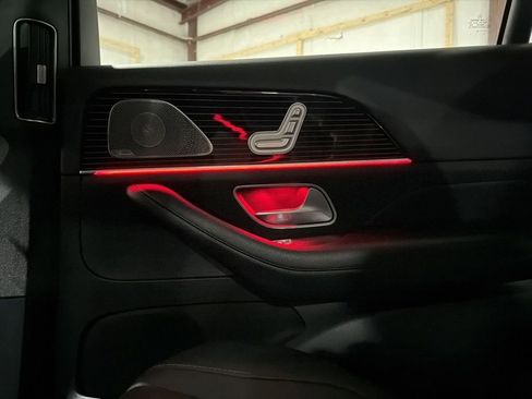 Used 2024 Mercedes-Benz GLS 450 4MATIC image 35