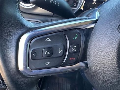 Used 2018 Jeep Wrangler Unlimited Sahara image 26