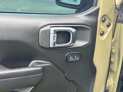 Used 2025 Jeep Wrangler Unlimited Sport AWD/4WD image 24