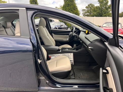 Used 2025 MAZDA MAZDA3 s FWD image 32