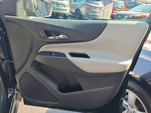 Used 2020 Chevrolet Equinox LS w/ LS Convenience Package FWD image 39