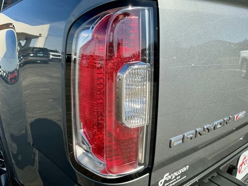 Used 2020 GMC Canyon SLE w/ Elevation Edition image 14