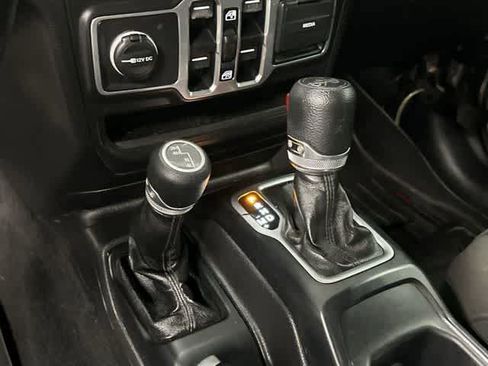 Used 2018 Jeep Wrangler Unlimited Sport S image 24