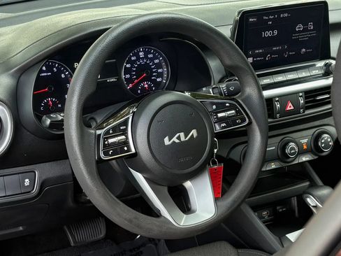 Used 2023 Kia Forte LXS w/ LXS Technology Package image 13