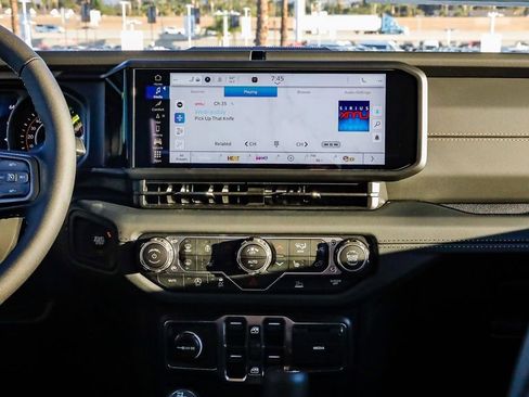 New 2025 Jeep Gladiator Sport image 14