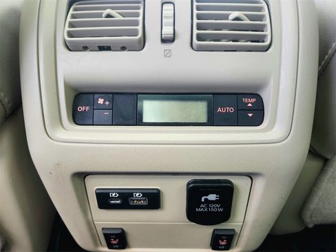 Used 2020 Nissan Pathfinder SL image 34