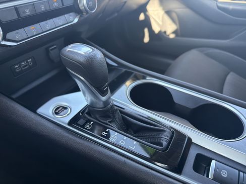 Used 2024 Nissan Altima 2.5 SV image 23