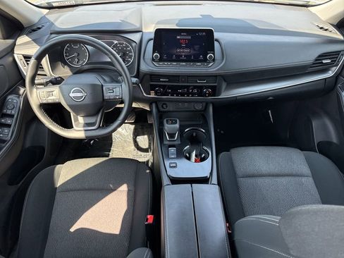 Used 2025 Nissan Rogue SV image 13