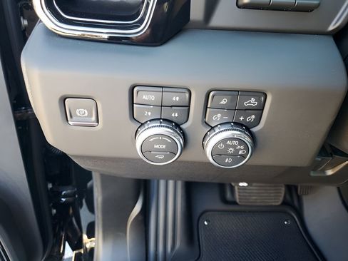 New 2025 GMC Sierra 2500 AT4 w/ AT4 Premium Plus Package image 31