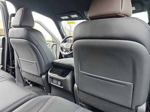 New 2025 Nissan Armada SL image 11