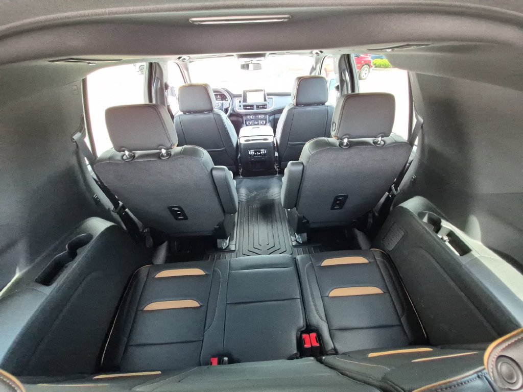 Used 2024 GMC Yukon XL AT4 w/ Technology Package AWD/4WD image 37