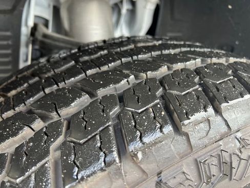 New 2025 GMC Hummer EV 2X w/ LPO, Dark Essentials Package image 23