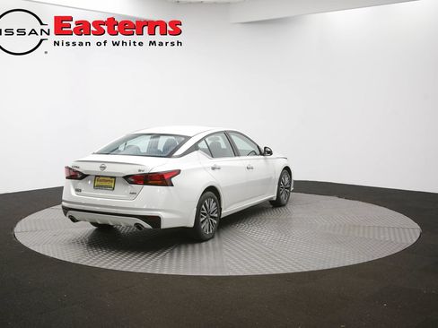Used 2024 Nissan Altima 2.5 SV w/ SV Premium Package AWD/4WD image 39