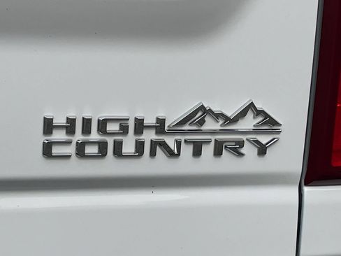 Certified 2024 Chevrolet Silverado 3500 High Country w/ High Country Premium Package AWD/4WD image 17