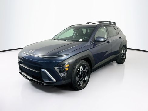 Used 2024 Hyundai Kona SEL w/ Convenience Package FWD image 3