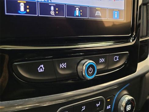 Used 2022 Chevrolet Traverse LT image 19