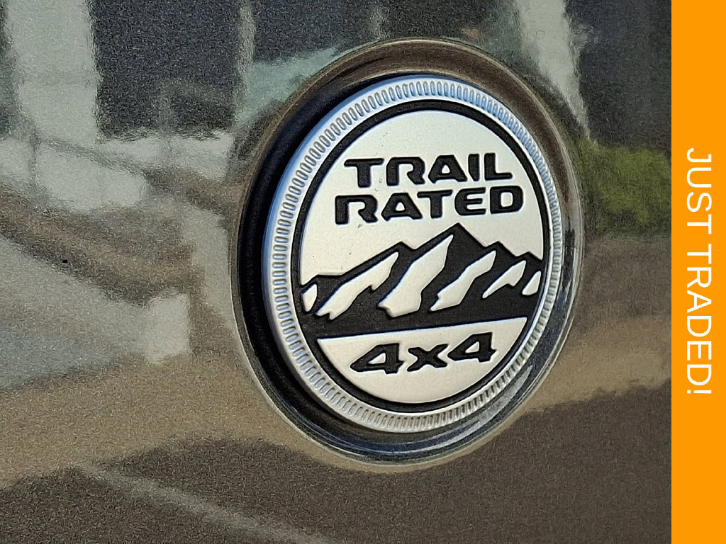 Used 2022 Jeep Wrangler Unlimited Sahara w/ Cold Weather Group AWD/4WD image 32