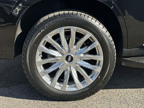 Used 2024 Cadillac Escalade Premium Luxury image 33