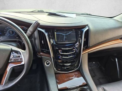 Used 2018 Cadillac Escalade ESV Premium Luxury AWD/4WD image 15